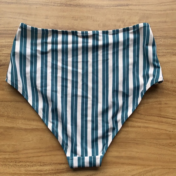 Old Navy swimming bottoms - Picture 2 of 3